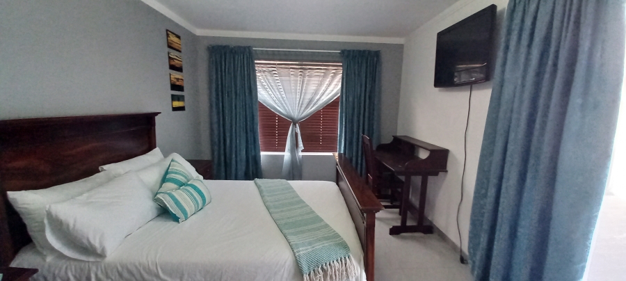 4 Bedroom Property for Sale in Van Der Hoff Park North West